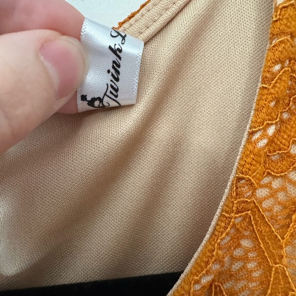 Elegant Orange Lace Dress - Picture 3 of 5